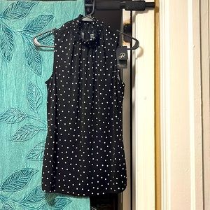 🖤✨🤍NWT POLKA DOT SLEEVELESS TOP🤍✨🖤